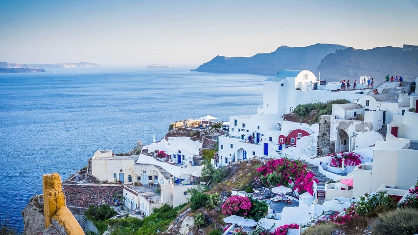 From the Riviera to the Aegean: EasyJet Unveils Direct Flights from Nice to Santorini
