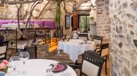 Le Figuier de Saint-Esprit: A Star of Antibes
