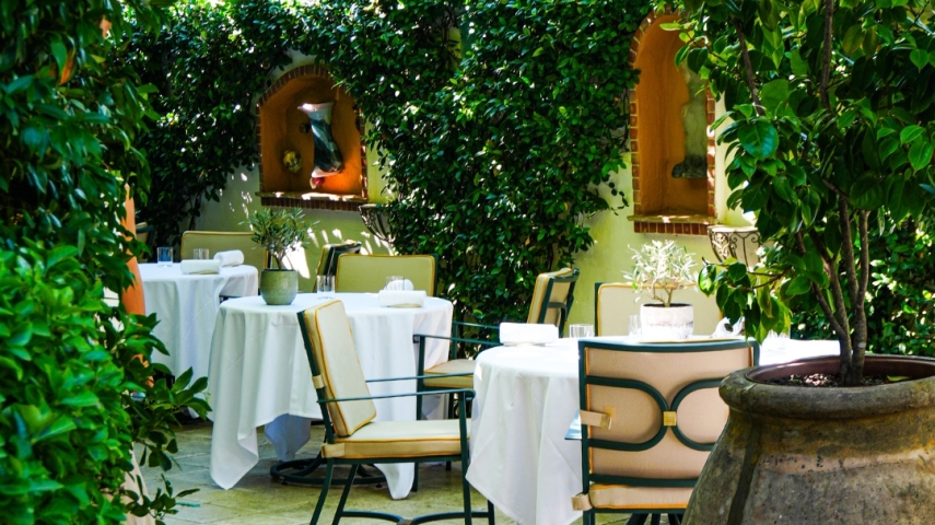 Les Terraillers: Where Provençal Soul Meets Contemporary Elegance