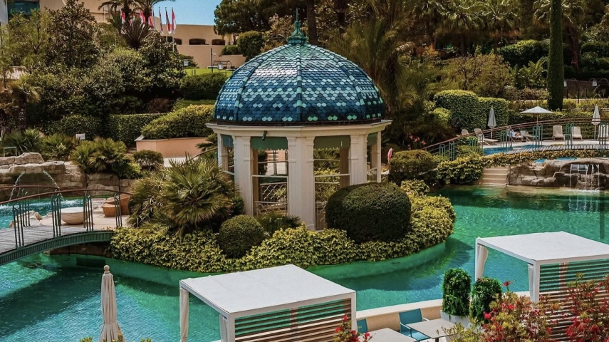 Sanctuary by the Shore: The Sandy-Bottomed Lagoon at Monte-Carlo Bay