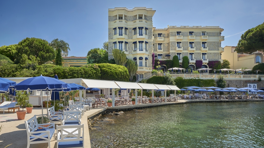 Lunch in the Blue: The Summer Table at Belles Rives