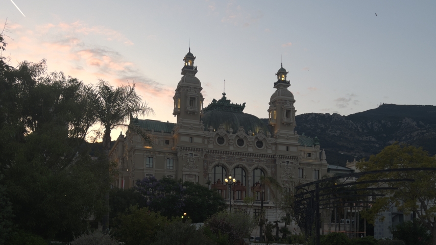 Stay Safe in the Heat: Monaco Government's Advice on Heatwave Protection